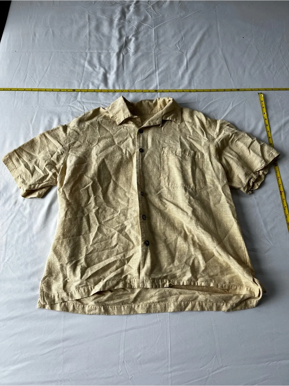 Men's Casual Short-Sleeve Button-Down Shirt in Light Beige